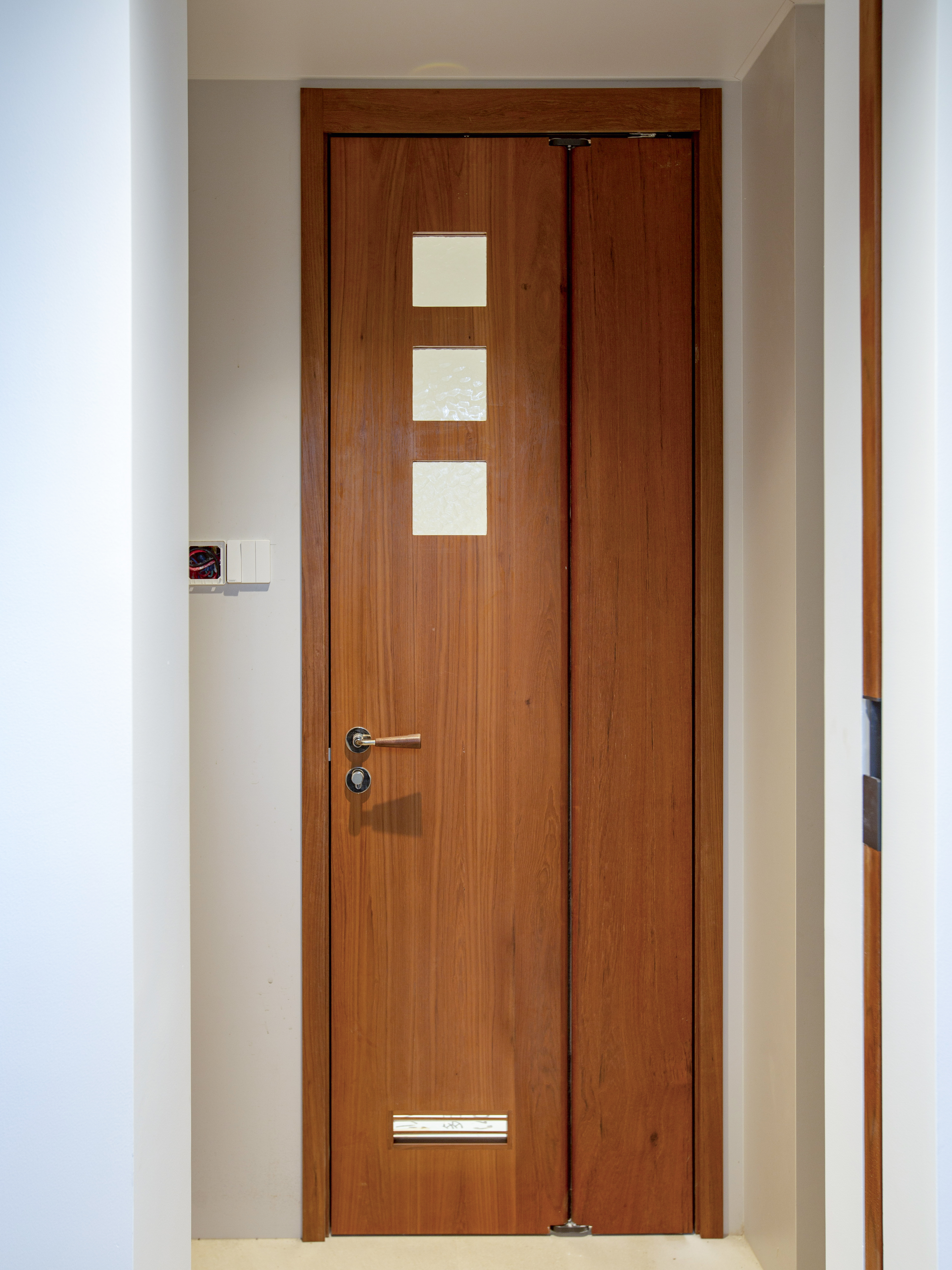 柚木三七折叠门